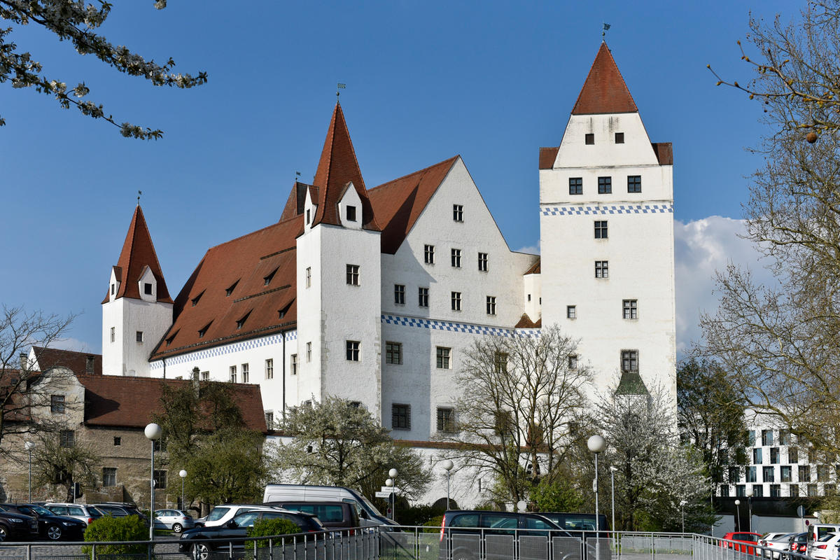 Bayerisches Armeemuseum - Aussenansicht - Neues Schlo&szlig; 