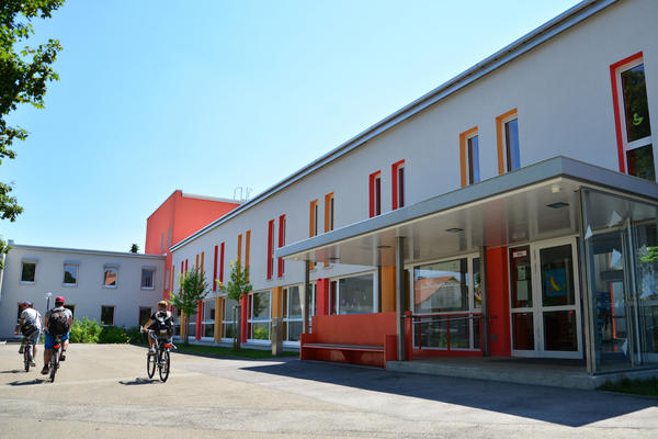 Bild vergr��ern: Grund- und Mittelschule Oberhaunstadt / Hort Tintenklecks