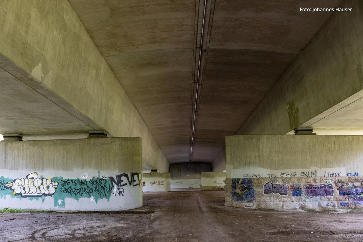Autobahnbr&uuml;cke