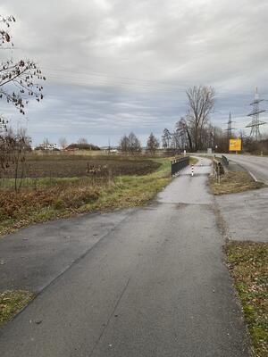 Bild vergr&ouml;&szlig;ern: Hauptroute 04 - L&uuml;ckenschluss Richtung Kreisel an der B16a
