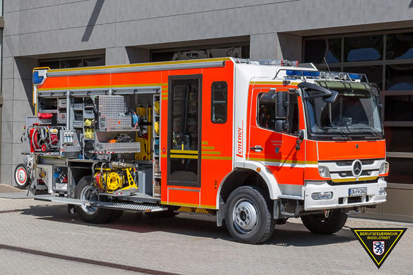 Hilfeleistungsl&ouml;schgruppen&shy;fahrzeuge (HLF) - Seitenansicht