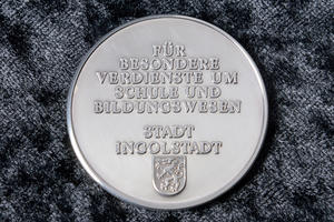 Bild vergr&ouml;&szlig;ern: Johann-Adam-Freiherr-von-Ickstatt-Medaille - R&uuml;ckseite