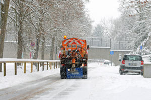 Bild vergr&ouml;&szlig;ern: Winterdienst auf der Winterradroute