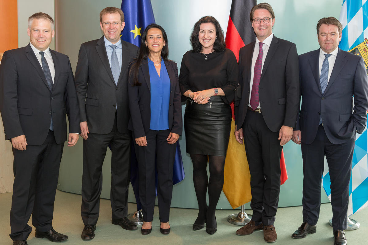 V.l. Dr. Christian L&ouml;sel, Dr. Reinhard Brandl, Grazia Vittadini, Andreas Scheuer, Bram Schot