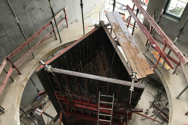 Zuk&uuml;nftige Stahltreppe im Neubau