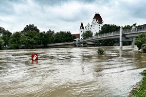 Bild vergr&ouml;&szlig;ern: Hochwasser 2024 - Donaub&uuml;hne