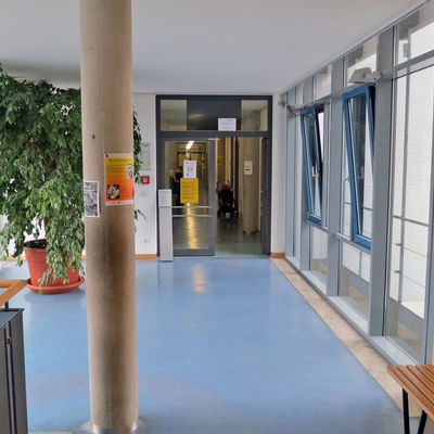 Bild vergr&ouml;&szlig;ern: Soziales Rathaus - Treppenhaus / Flur 1.OG